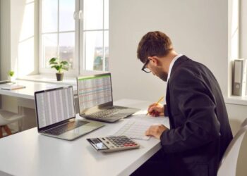 Accountants Propel 11.5% Revenue Growth for UK Small and Medium Businesses Clover Business and Start Up Development Accountants Propel 11.5% Revenue Growth for UK Small and Medium Businesses